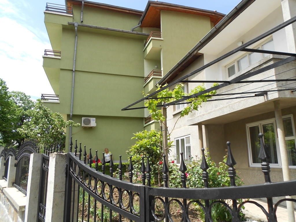 Nelly Guest House ソゾポル エクステリア 写真